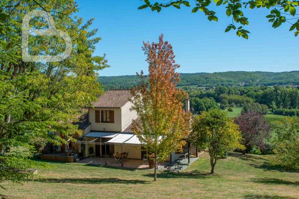Maison avec vue dégagée, proche du village
