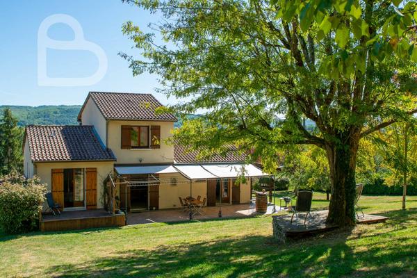 Maison avec vue dégagée, proche du village
