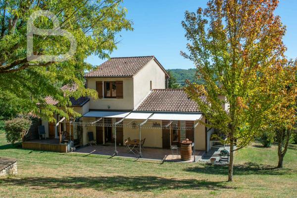 Maison avec vue dégagée, proche du village