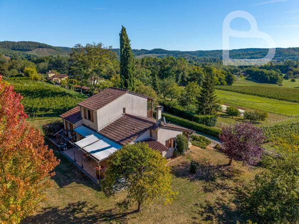 Maison avec vue dégagée, proche du village