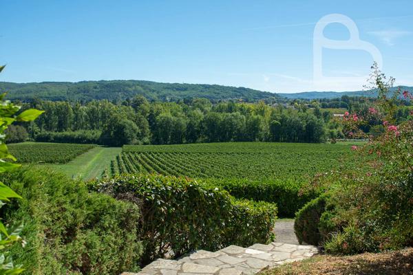 Maison avec vue dégagée, proche du village