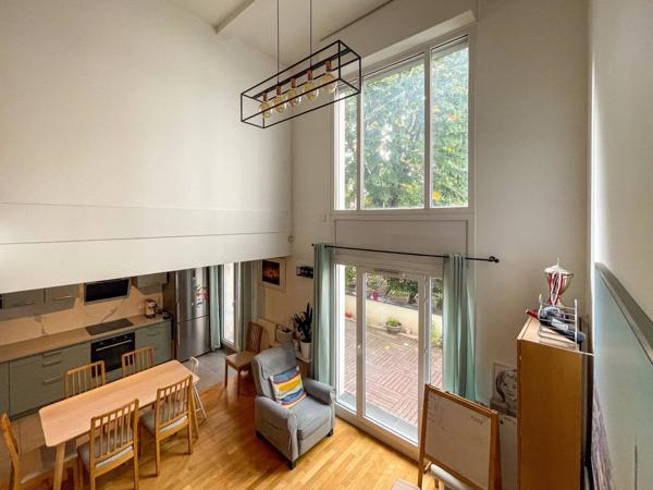 L’élégance d’un duplex baigné de lumière ✨