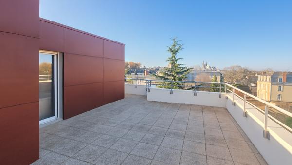 Bel appartement de 72 m² avec grande terrasse et double parking
