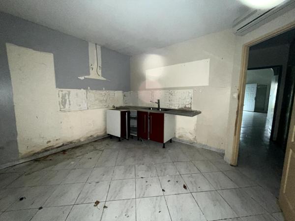 Local commercial idéal pour création d'un cabinet