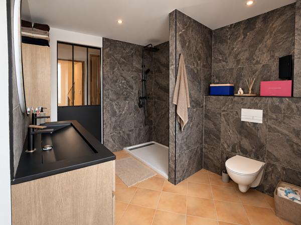 Maison
         5 pièces
        - 136 m² 260 000 €*