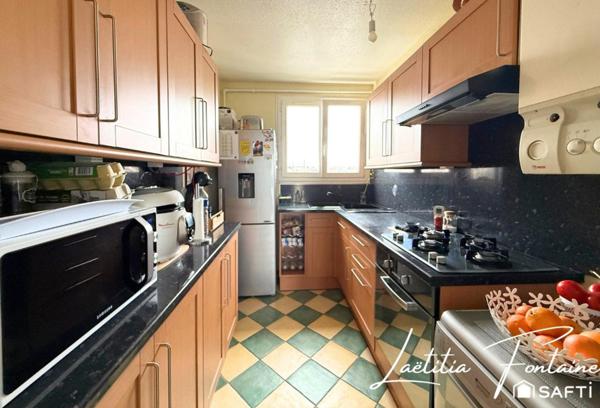 Bel appartement 3 chambres avec parking et cave