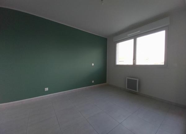 Appartement à louer    2 pièces •  Vias