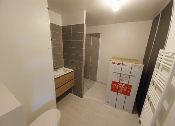 Appartement à louer    2 pièces •  Vias