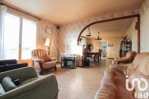 Maison 7 pièces de 177 m² à Saint-Affrique (12400)