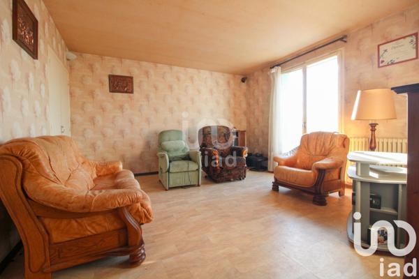 Maison 7 pièces de 177 m² à Saint-Affrique (12400)