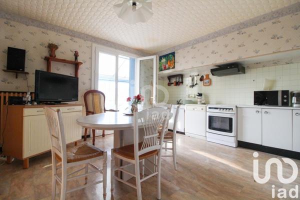 Maison 7 pièces de 177 m² à Saint-Affrique (12400)