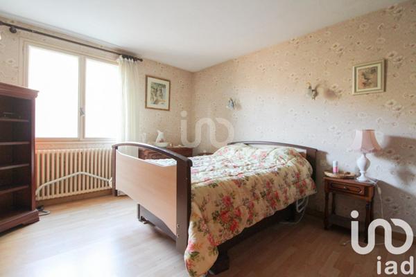 Maison 7 pièces de 177 m² à Saint-Affrique (12400)