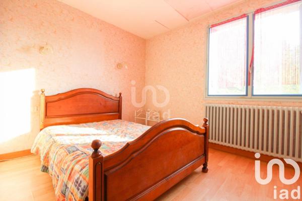 Maison 7 pièces de 177 m² à Saint-Affrique (12400)