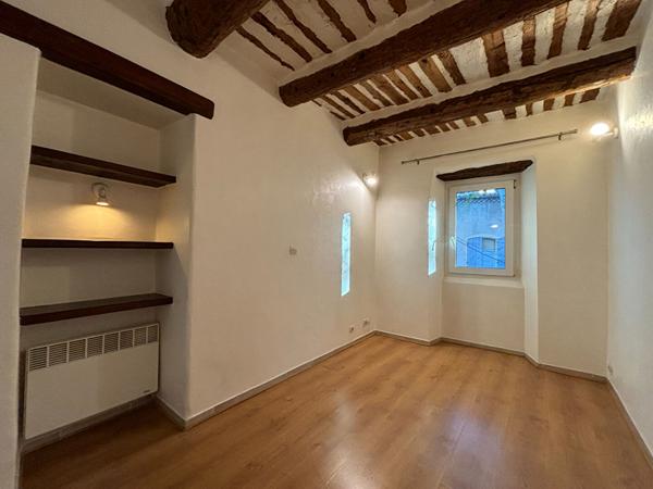 A louer : PELISSANNE - Centre-ville - appartement T3