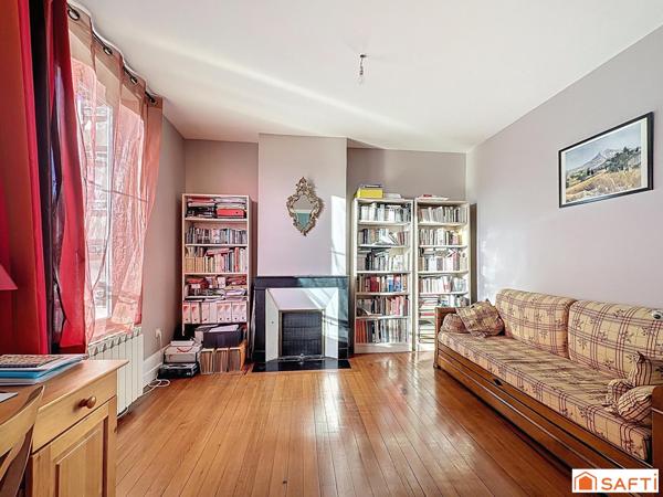 Jolie Sénonaise plein centre ville