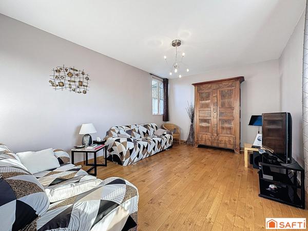 Jolie Sénonaise plein centre ville