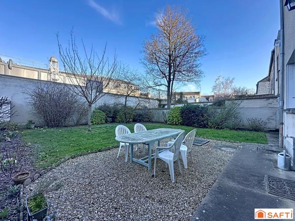 Jolie Sénonaise plein centre ville