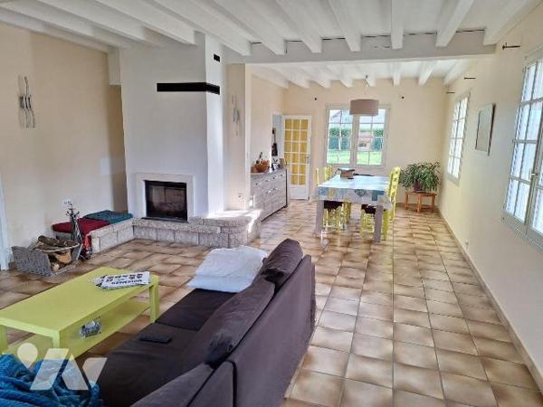 Maison à vendre à SAINT MARTIN D'AUXIGNY (Cher), grande maison familiale des années 80 comprena...