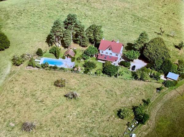 Maison à vendre 895 000 € Yenne 8 p 277 m² DPE C