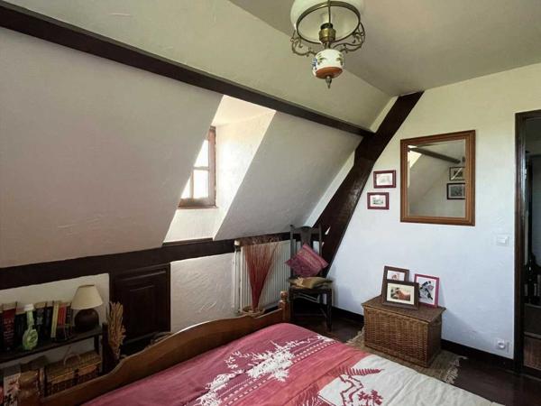 Maison ancienne - Cajarc SECTEUR CAJARC - Maison de caractère en pierre avec garage, grand terrain, piscine et jacuzzi