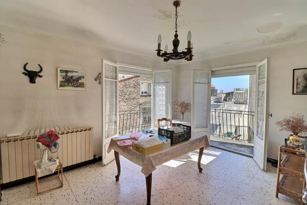 Clapiers (34830) CLAPIERS – Maison lumineuse avec grand garage de plus 50 m² et fort potentiel