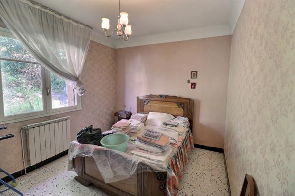 Clapiers (34830) CLAPIERS – Maison lumineuse avec grand garage de plus 50 m² et fort potentiel