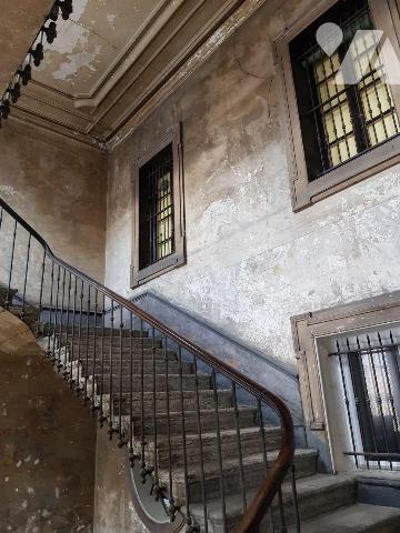 Appartement duplex traversant T 7 Chambéry.

Situé au premier étage d'un petit immeuble sans ...