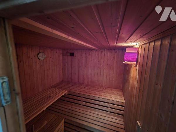 Appartement duplex traversant T 7 Chambéry.

Situé au premier étage d'un petit immeuble sans ...