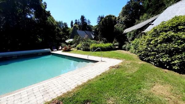 Plouay (56240) Propriété de caractère située à 30 minutes de Lorient.