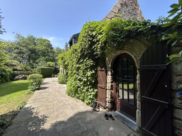 Plouay (56240) Propriété de caractère située à 30 minutes de Lorient.