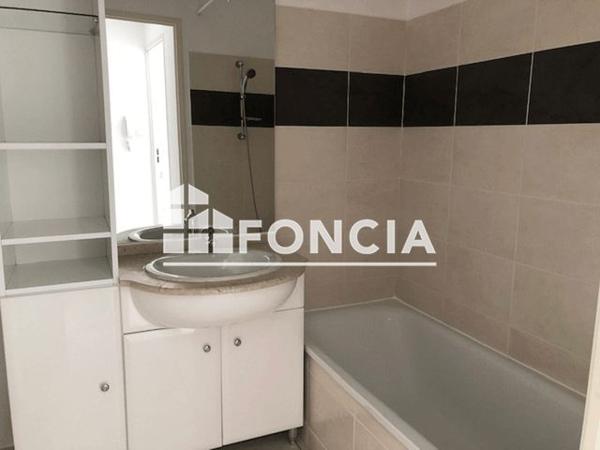 Location Appartement 2 pièces 33.04 m² - 20 AV DES NATIONS Onet Le Chateau 12850