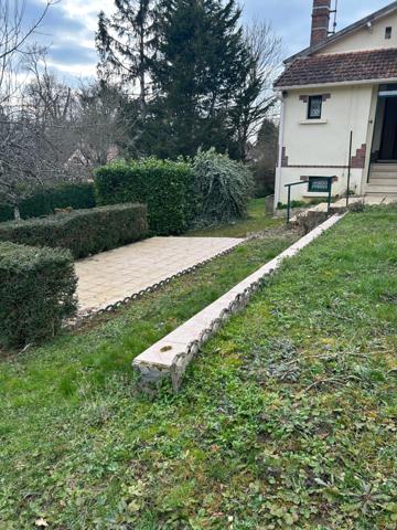 Maison de 70m2 avec Jardin, Garage,puits et Caves Bleneau (89)