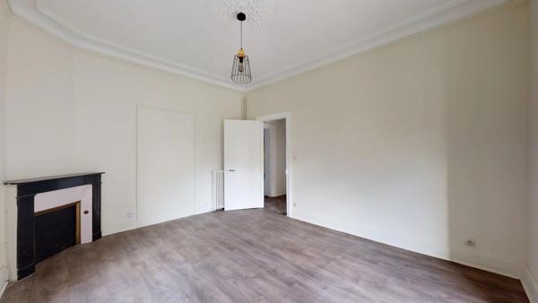 Location                                                      Appartement
                        
                     3 pièces                      70 m2                     à Brive-la-Gaillarde