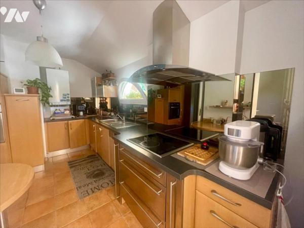 Dernier étage – 94 m² avec terrasse, garage et piscine – Valence (26000)