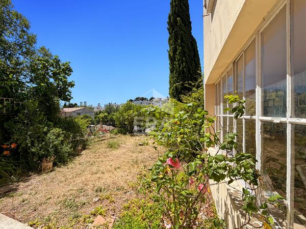 Les Pennes Mirabeau - maison T2 de 60m2 + dépendance de 32m2 sur 300m2 de jardin + garage