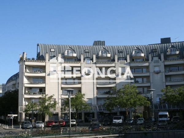 Location Studio 30.11 m² - 5 PLACE DES 3 GARES Cergy Le Haut 95800