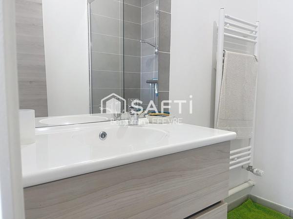 T3 ÉTAT NEUF, PEU HABITÉ /  AVEC VUE MER / TERRASSE / STATIONNEMENT /