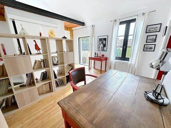 Longère de charme avec logement loué et grange