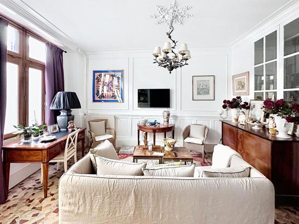 Longère de charme avec logement loué et grange