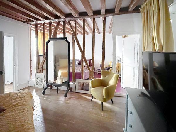 Longère de charme avec logement loué et grange