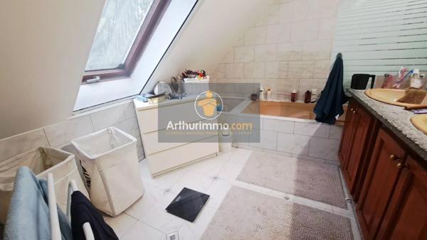 Vente                                                      Maison
                        
                     8 pièces                      142 m2                     à Sarcelles