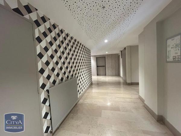 Appartement à louer 3 pièces 92.54m² Laval (53000)