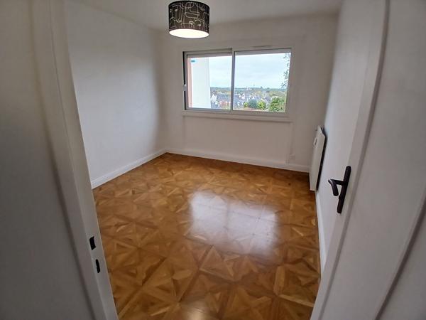 APPARTEMENT LAVAL 3 PIECES 43 M2