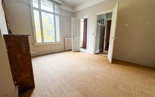 Maison à vendre    6 pièces •  Saint-Quentin