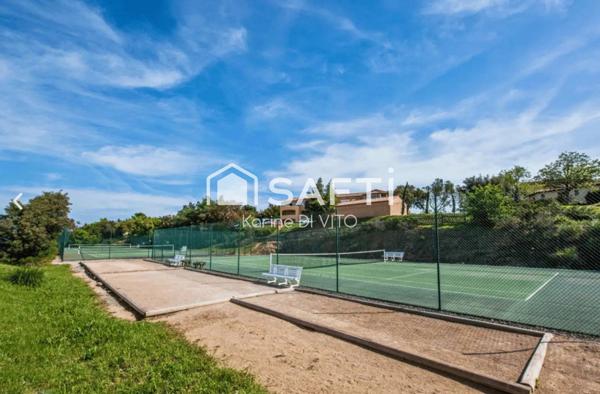 Vue splendide sur les golfs et la mer - 5 pièces 112 m2