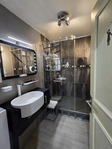 L'Isle-sur-la-Sorgue (84800) L’ISLE SUR LA SORGUE: MAISON PLAIN PIED 104M² - 3 CHAMBRES + BUREAU - TERRAIN 400m²