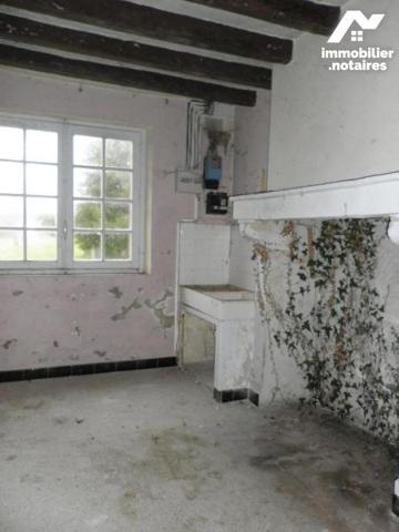 Secteur PARCE SUR SARTHE : Fermette à rénover sur terrain 2630 m²