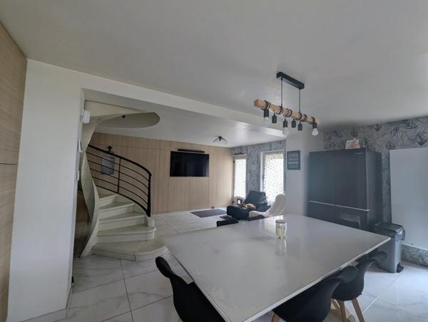 "LA SOMPTUEUSE " — Pour une  famille qui a besoin de place, l'investisseur qui a du flair et le chef d'entreprise qui veut tout réunir — Frépillon (95740)