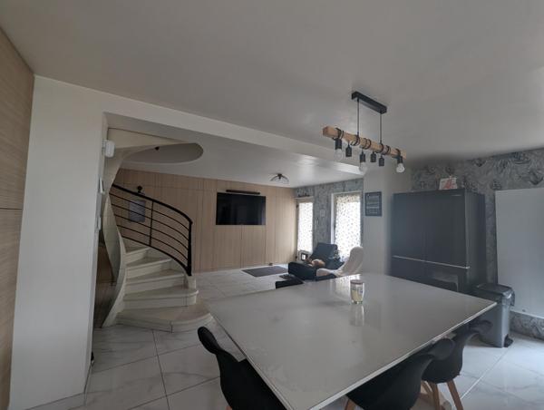 "LA SOMPTUEUSE " — Pour une  famille qui a besoin de place, l'investisseur qui a du flair et le chef d'entreprise qui veut tout réunir — Frépillon (95740)