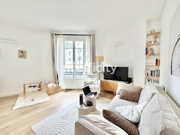 Appartement
         3 pièces
        - 60 m² 480 000 € *